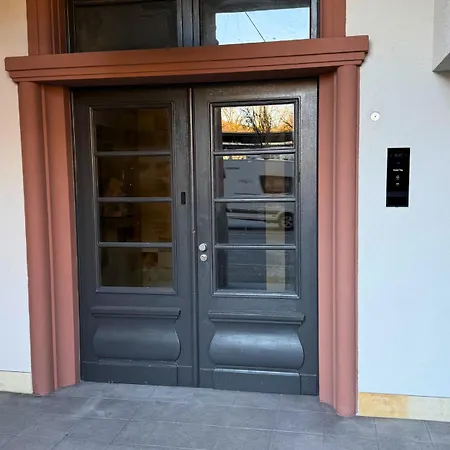 Isaak Loewenbau E2-w07 *