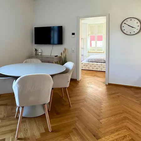 Isaak Loewenbau E2-w07